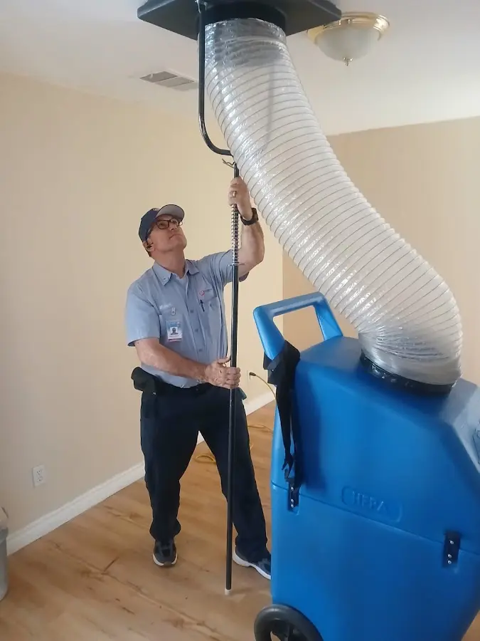 Mini Split Installation technician using HEPA equipment in San Buenaventura (Ventura)
